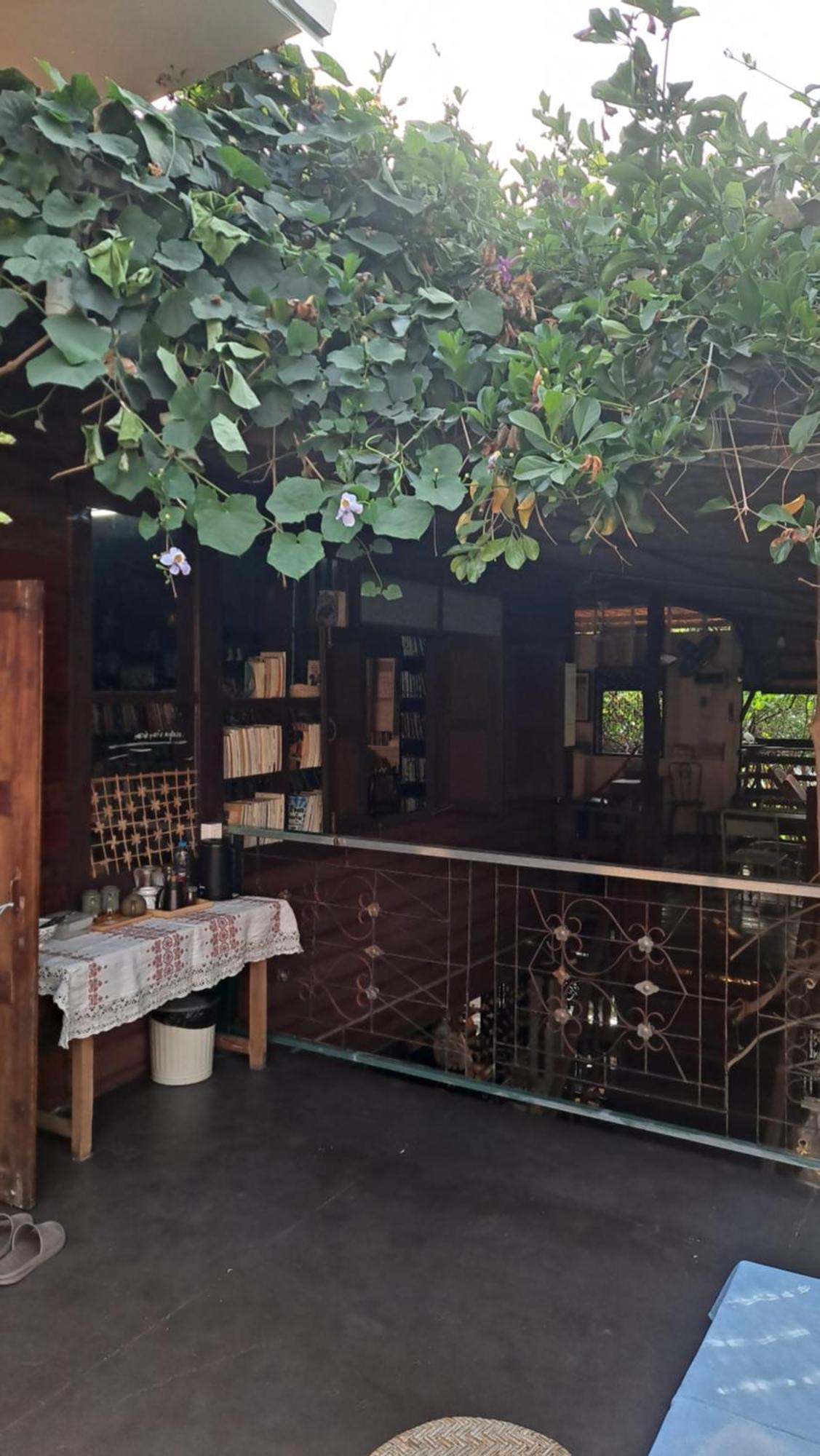 Banban Nannan Library And Guesthome Phòng bức ảnh
